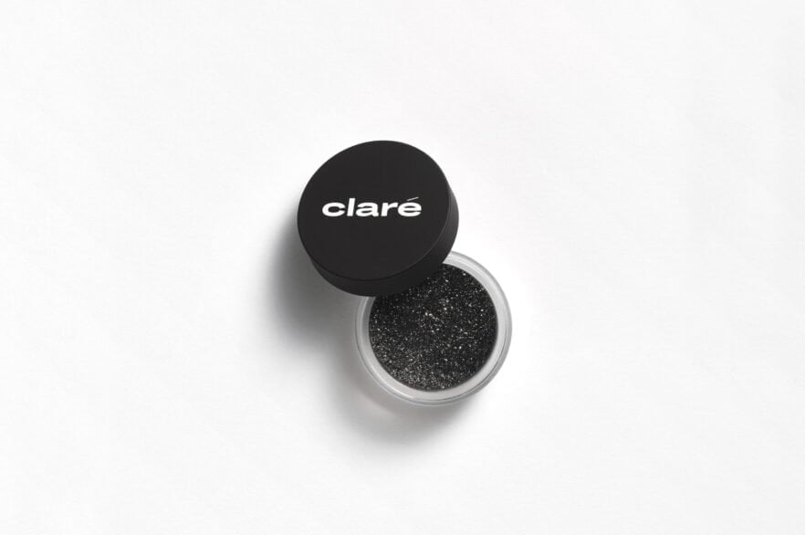 SILVER BLACK 927 Poznaj kosmetyki Claré - skuteczną pielęgnację i nieskrępowany makijaż. 100% działania. Rezultaty potwierdzone badaniami. Trwałe kolory. Idealne glow. Sprawdź.